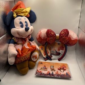 Disney Minnie Mouse: the main attraction 9/12- Plush, Ears, Pin Set